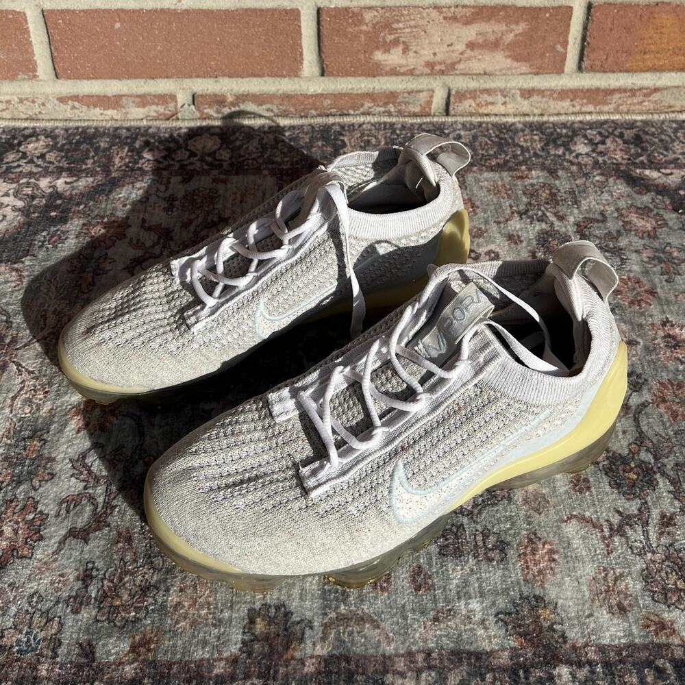Nike Air VaporMax 2021 Flyknit White Platinum / Women 7.5 / DC4112-100